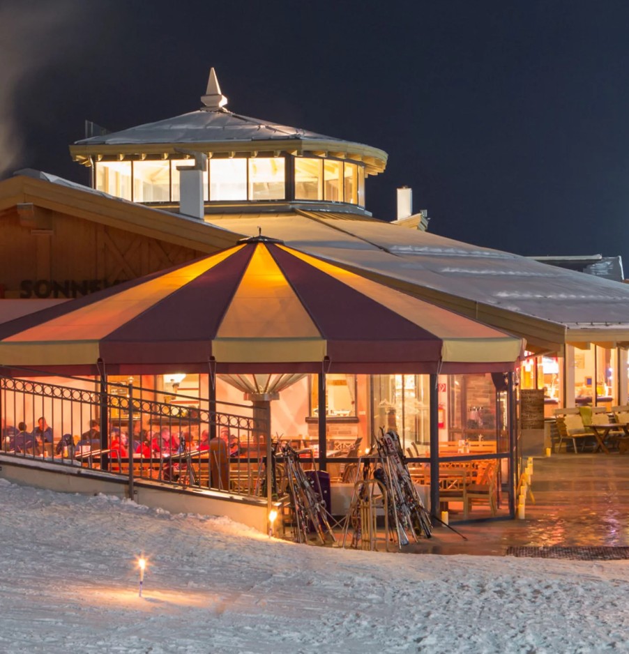 Fondue and pizza dome evening at the Sonnenburg family restaurant