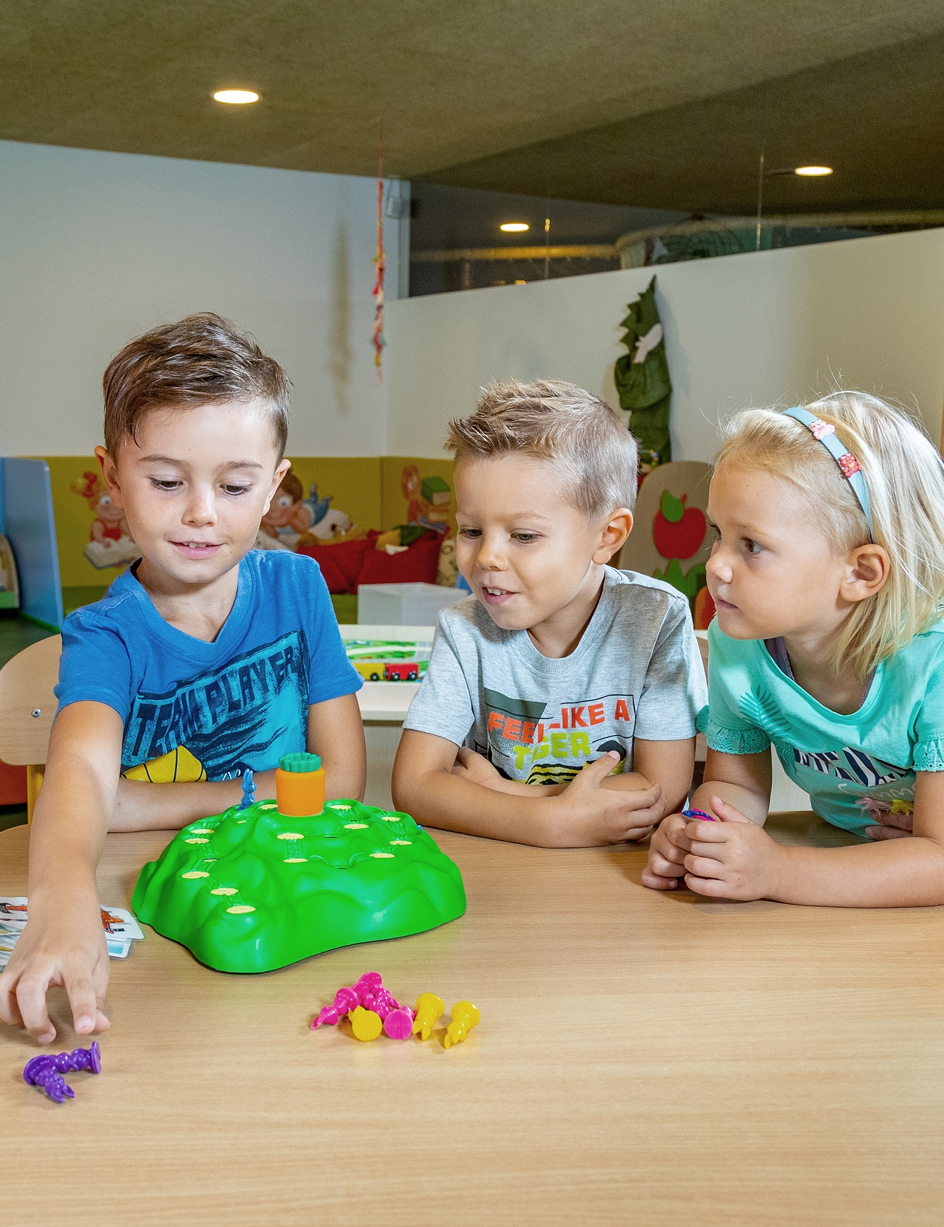 Sunday children's program "Maxi" from 3 years old