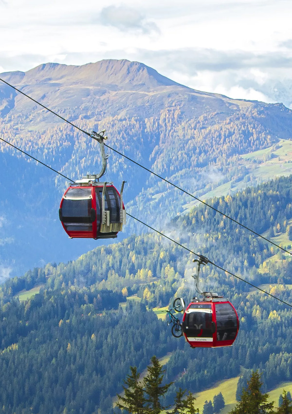 spécial billet de train de montagne en été image