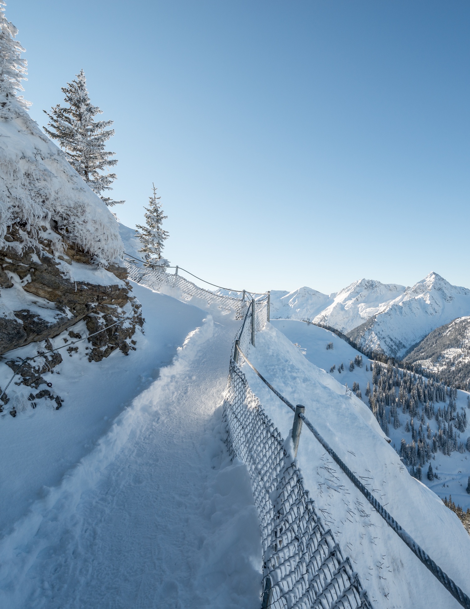 From the easy hike to the reservoir to the high-altitude trail in Tannheim