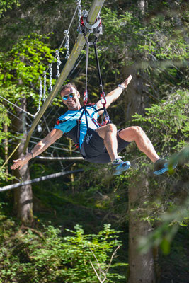 * Leichte Wanderung bei den Reinbach Wasserfällen und Flyline mit Cima School