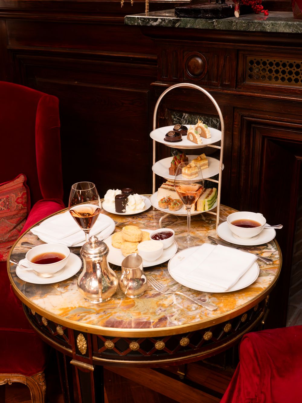 Sacher Afternoon Tea & Champagner im Salon Sacher