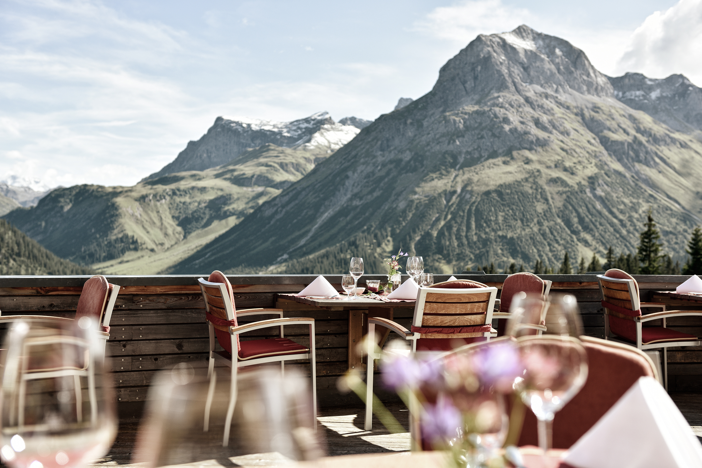 Delightfull breakfast on the roofs of Lech