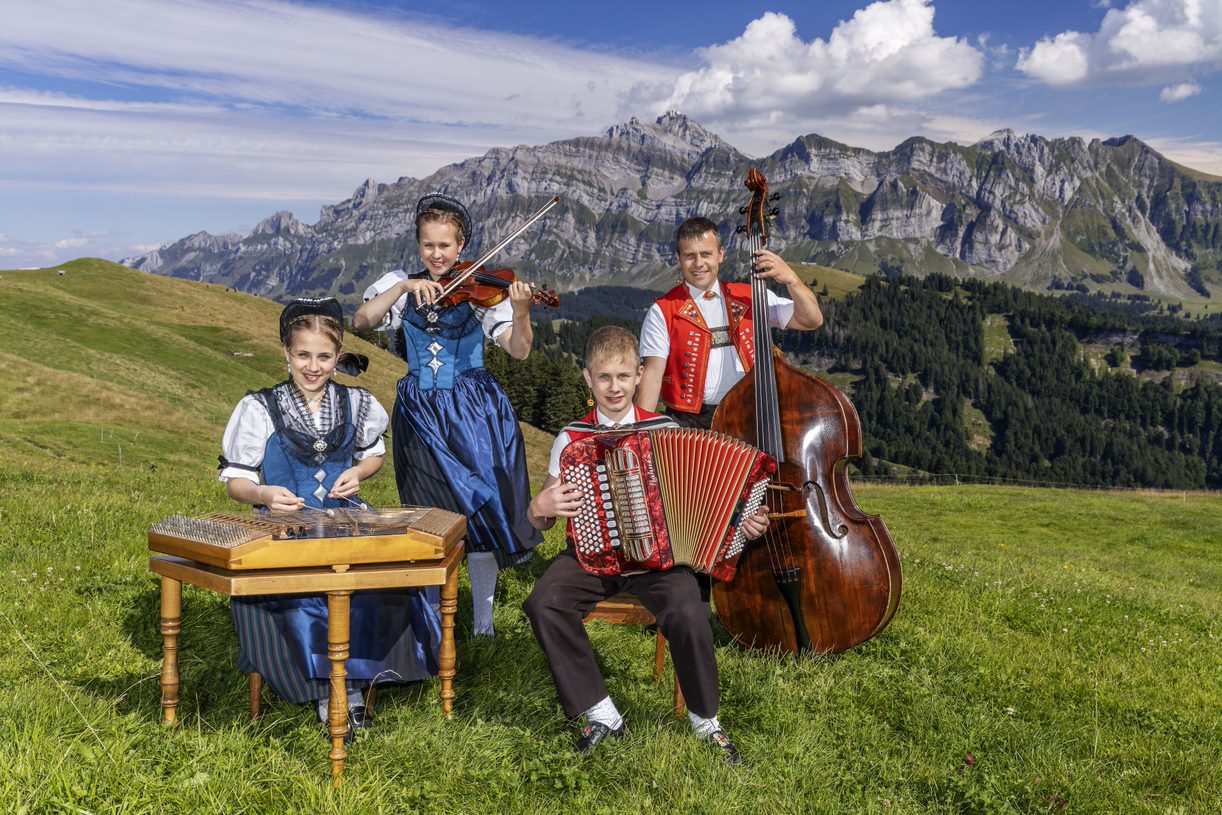 October 2: Appenzell evening with the "Familienkapelle Höhigruess"