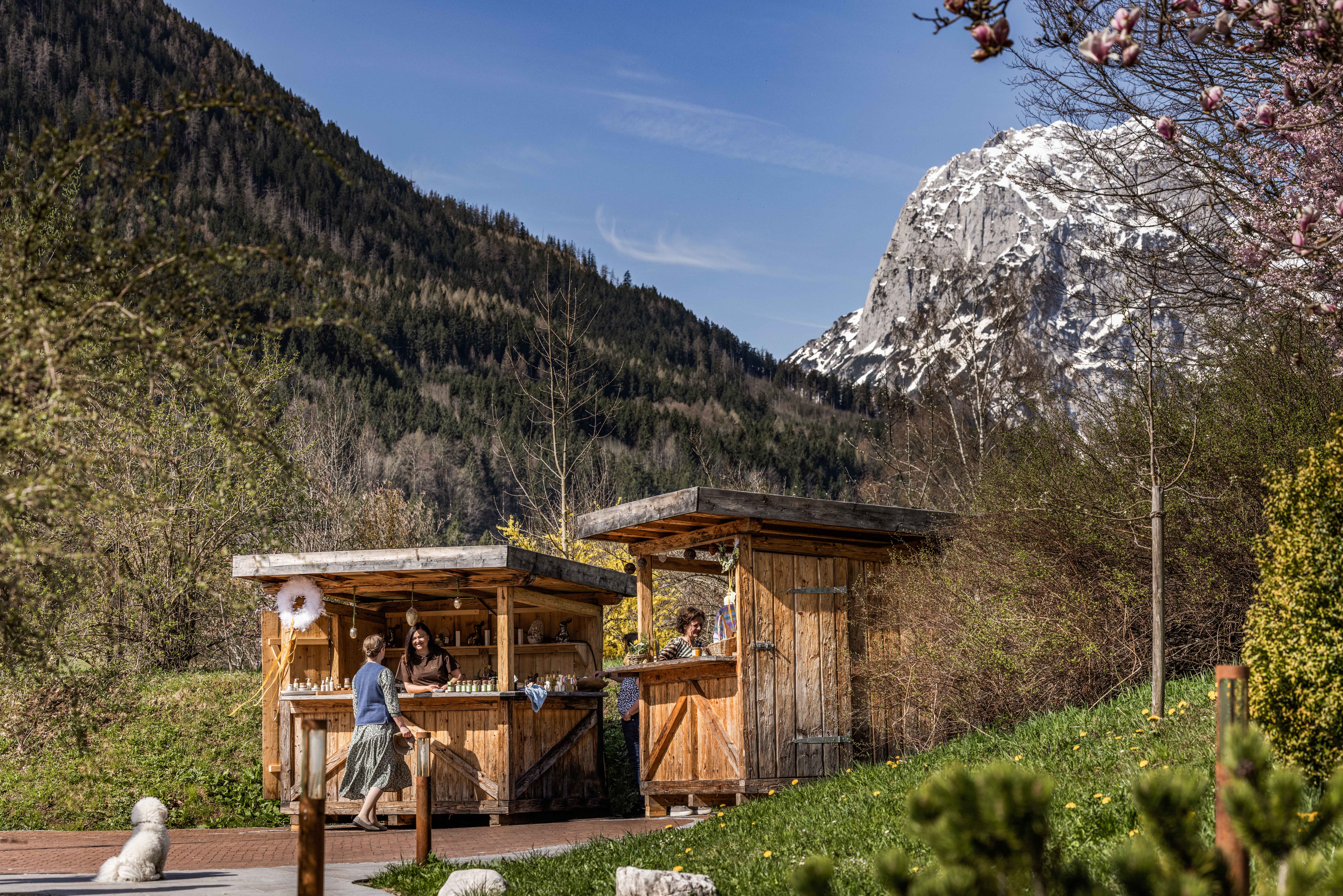 Ostermarkt im Innenhof: Frühlingszauber im Rehlegg