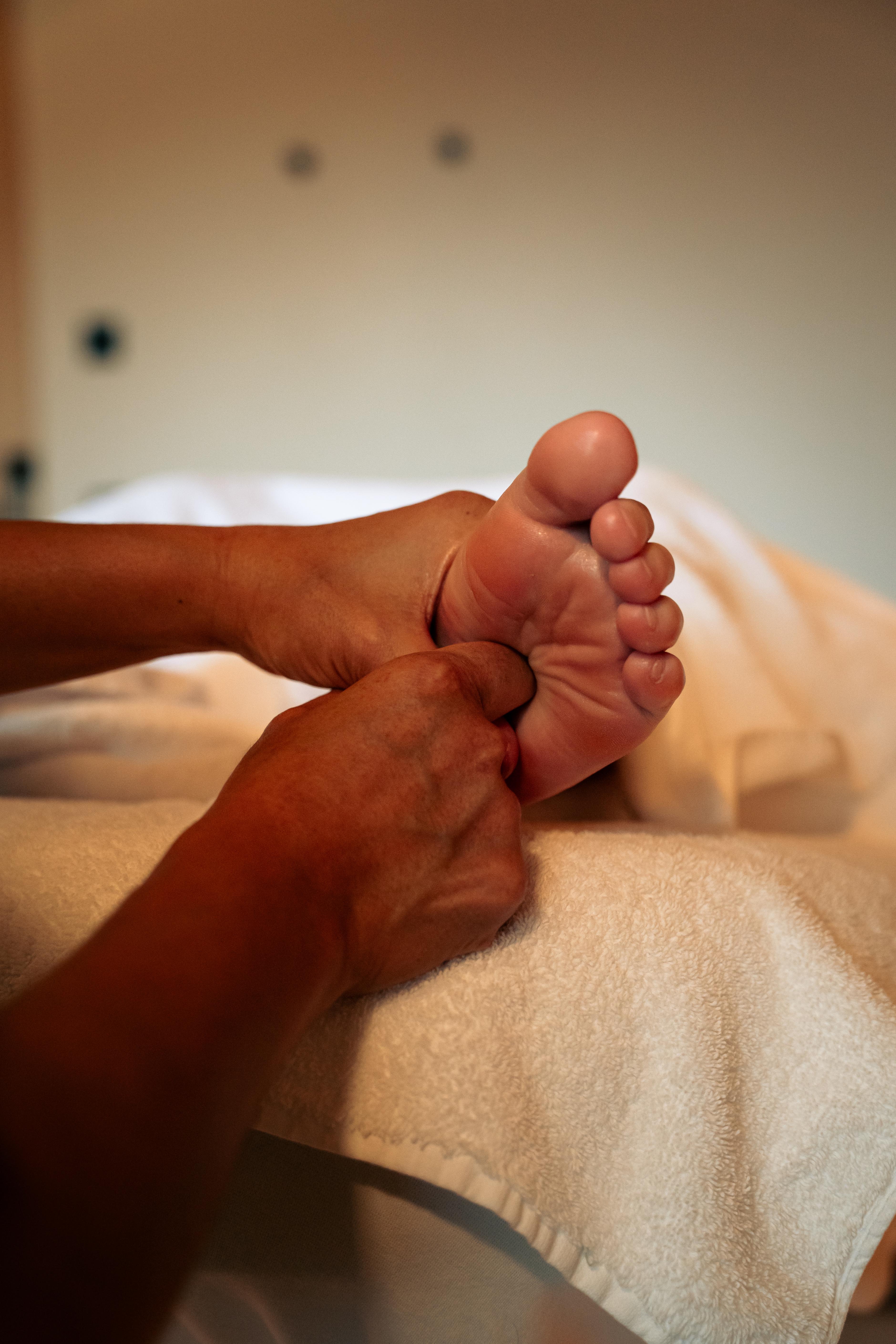 foot reflexology massage
