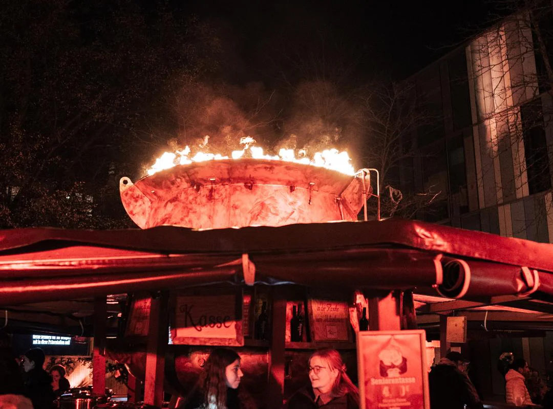 Größte Feuerzangenbowle der Welt