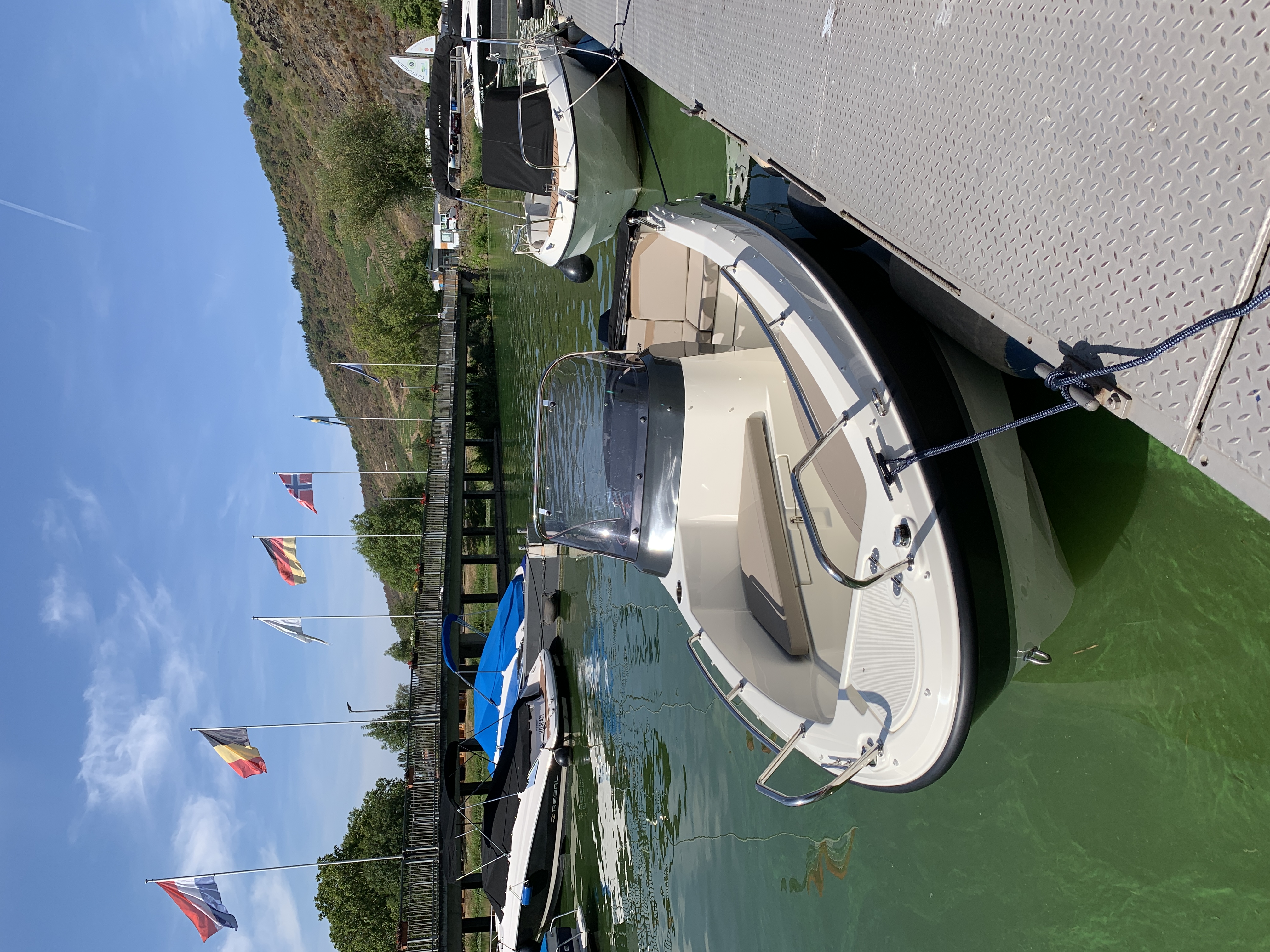 1 Tag - führerscheinfreies Boot auf der Mosel mieten
