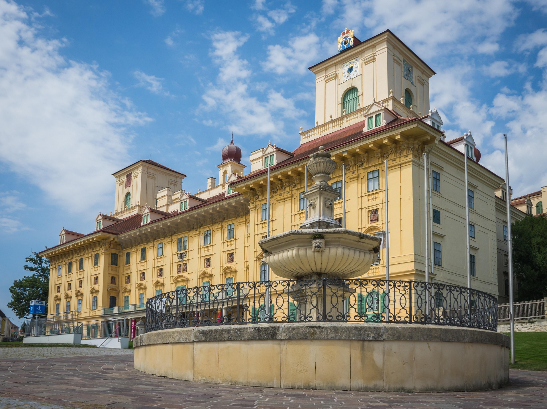 Picnic concerts in the park of the Esterházy Palace in summer