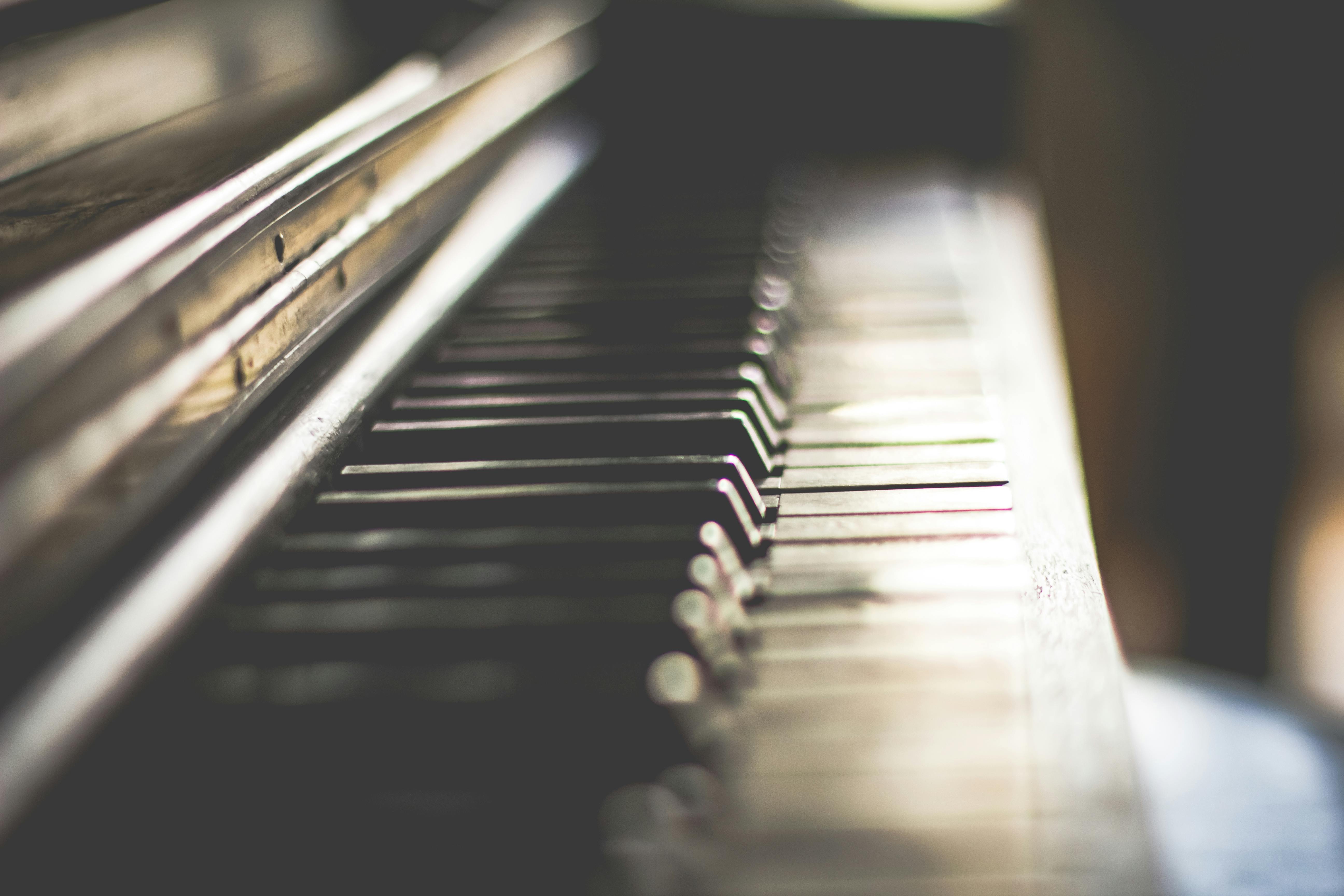 Pianist Wuksta Marián