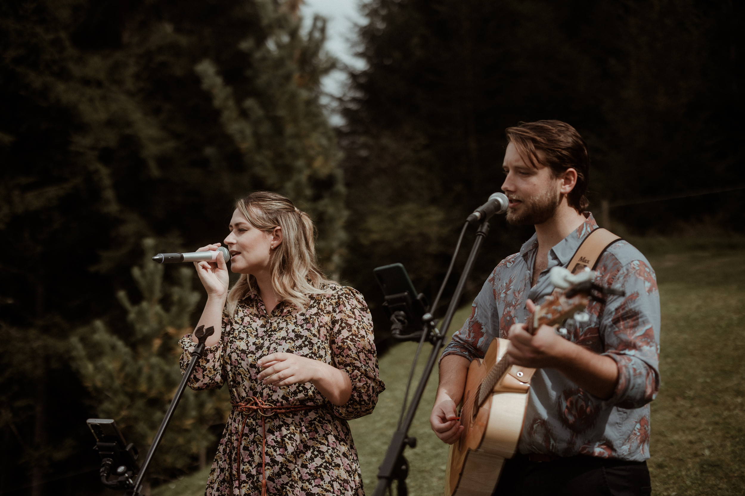 Live music with Offset's duo