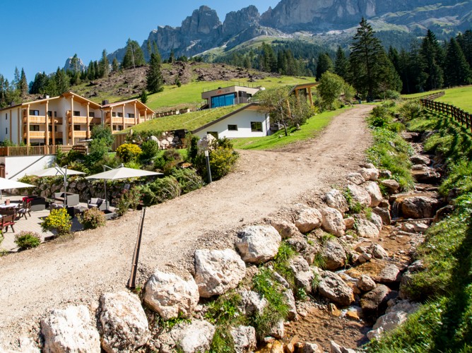 Kneippen im Moseralm Bach