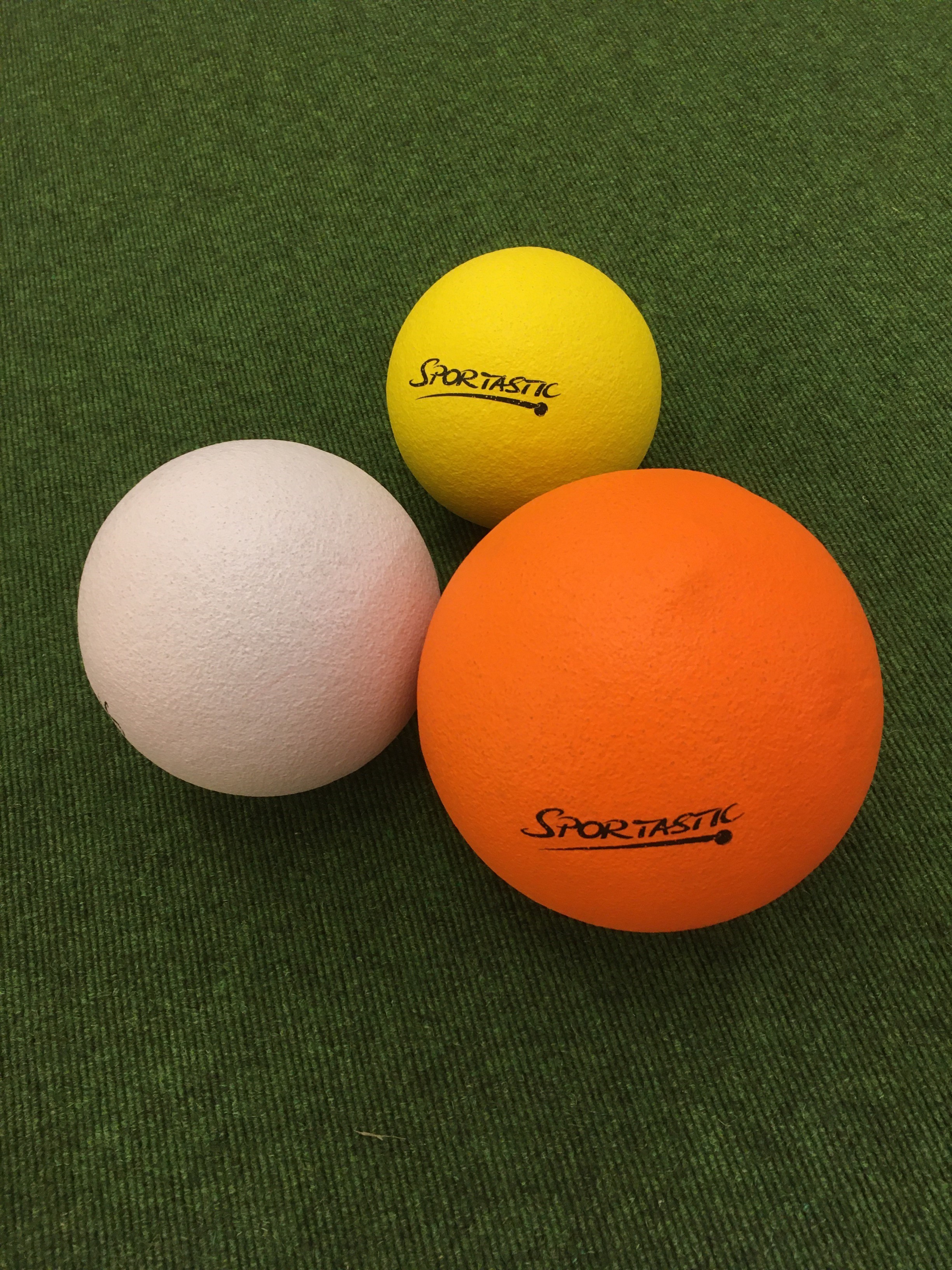 "FASCHINGS-BALL" - Ballspiele mit Armsti*