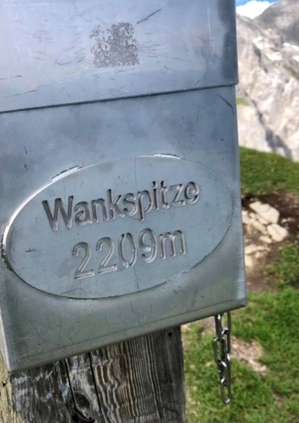Mountain tour to the Wankspitze (2209 m)