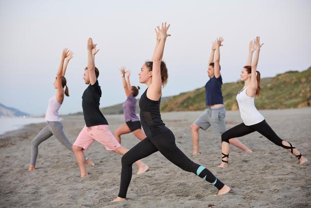 Aperol-Yoga 