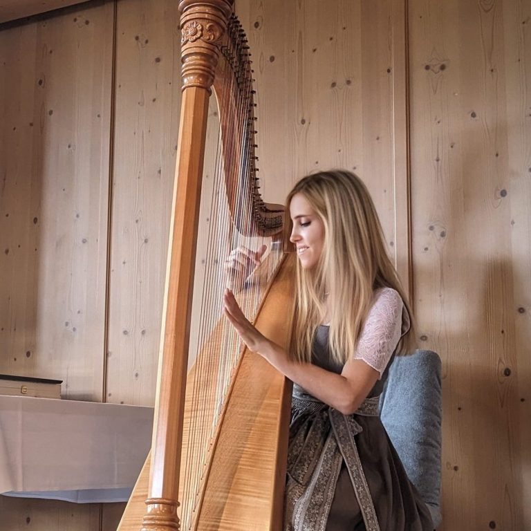 Harp music in the restaurant