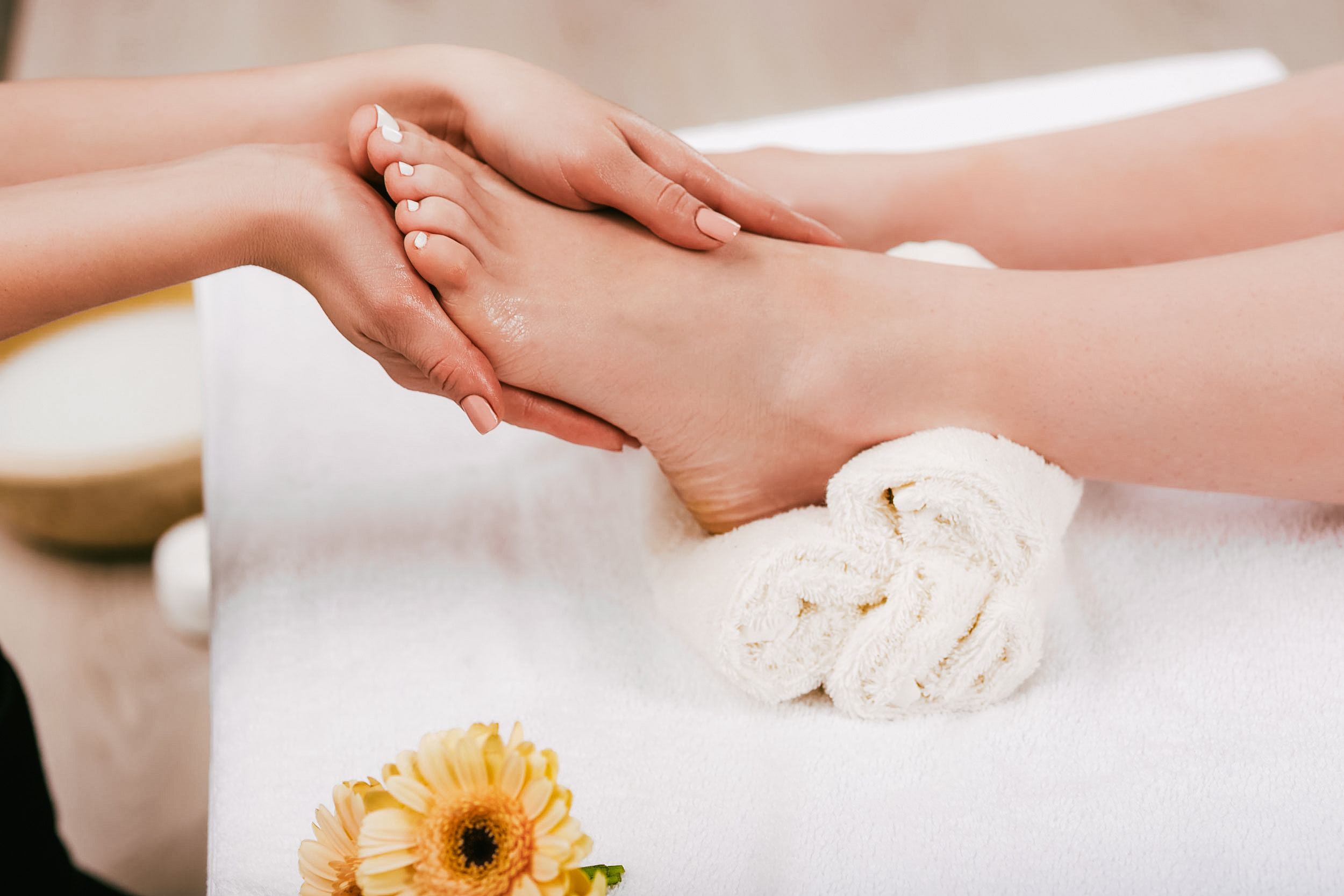 SPA program for the feet - foot massage with Swiss stone pine oil