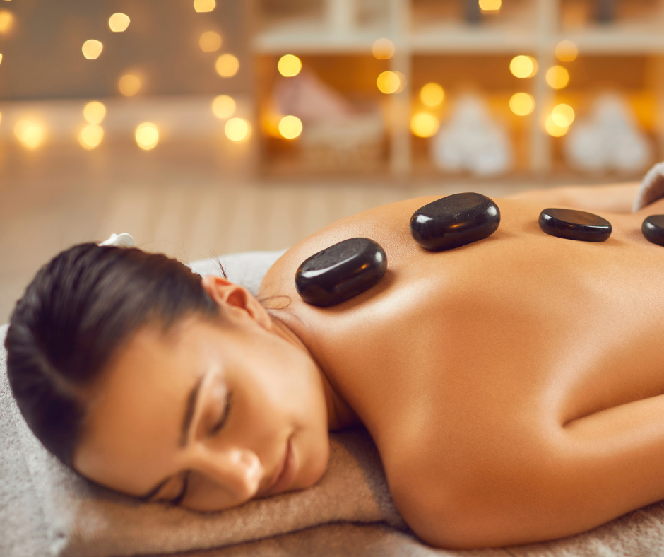 Romantische Hot-Stone-Partnermassage: Verwöhnung für Zwei