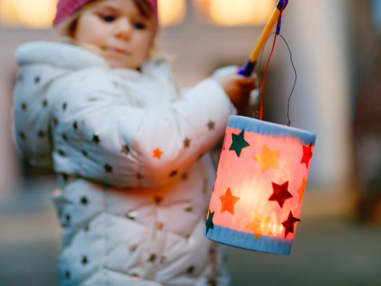 "Plai a mi" program: fairytale walk with lanterns in Brigels