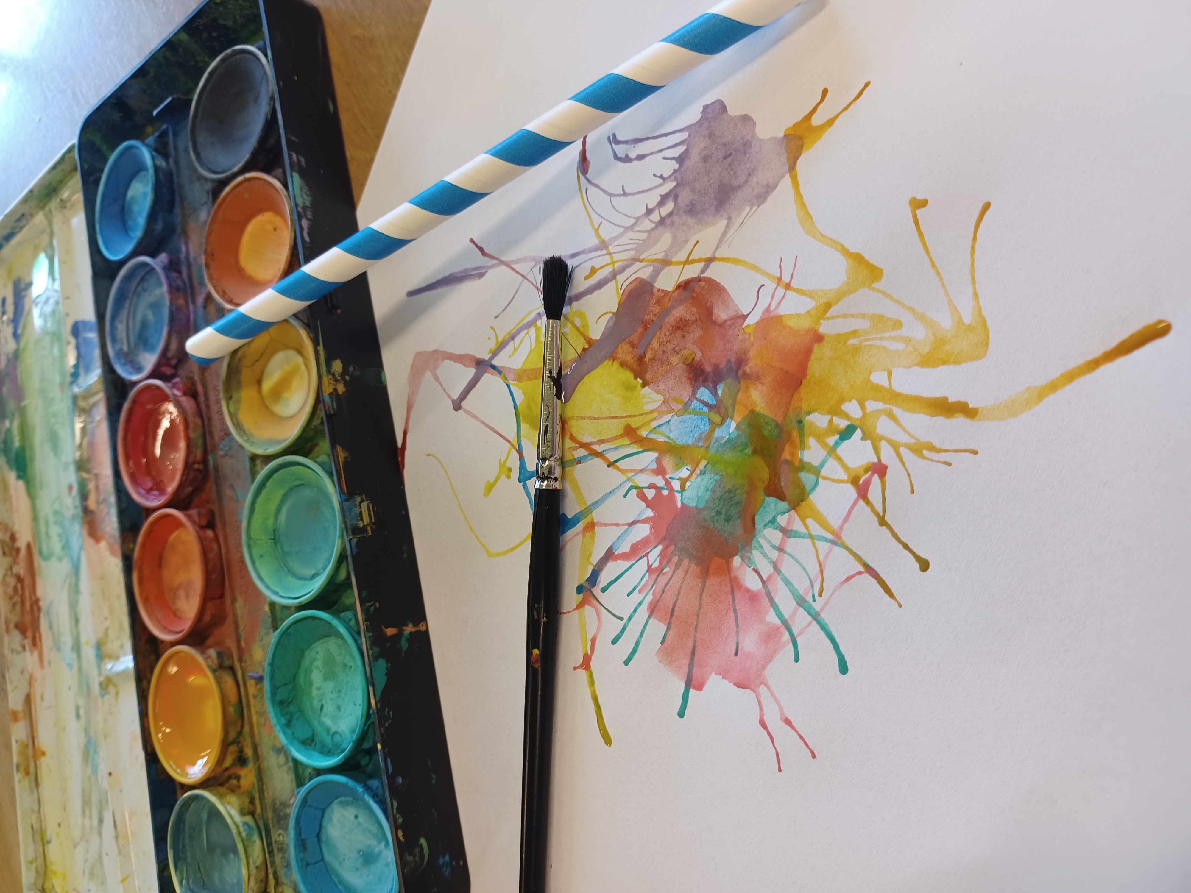 Wasserfarben Pustebilder
