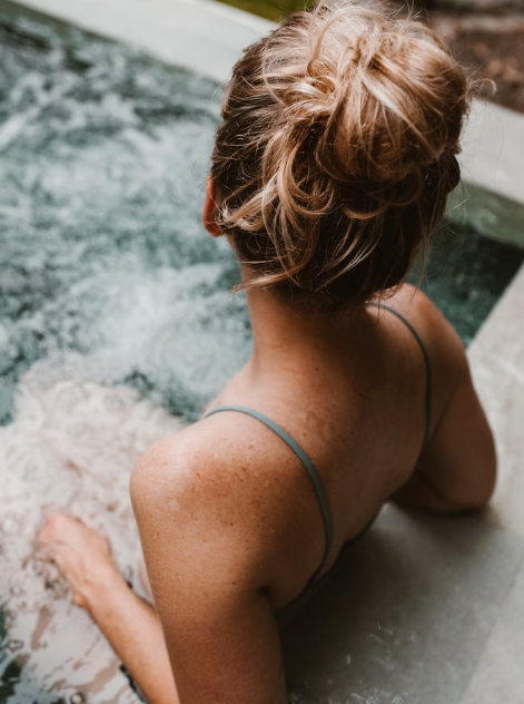 💦 Relax in the whirlpool at Hotel Alle Piramidi 💦
