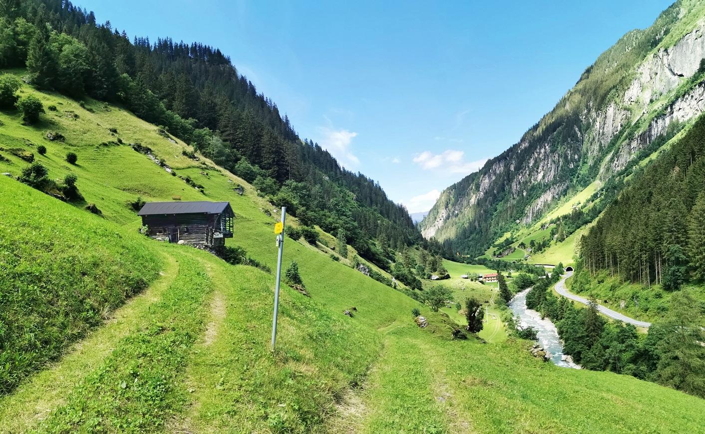 Von der Teufelbrücke ins Bergsteigerdorf