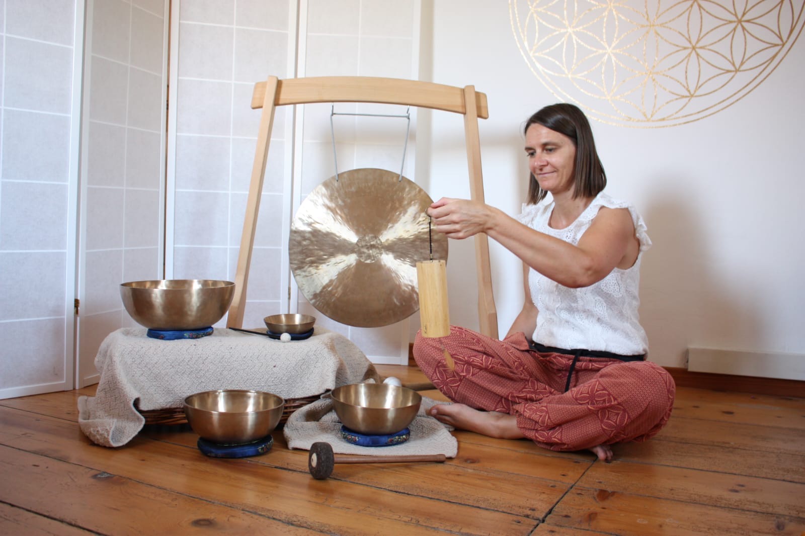 Experience singing bowls