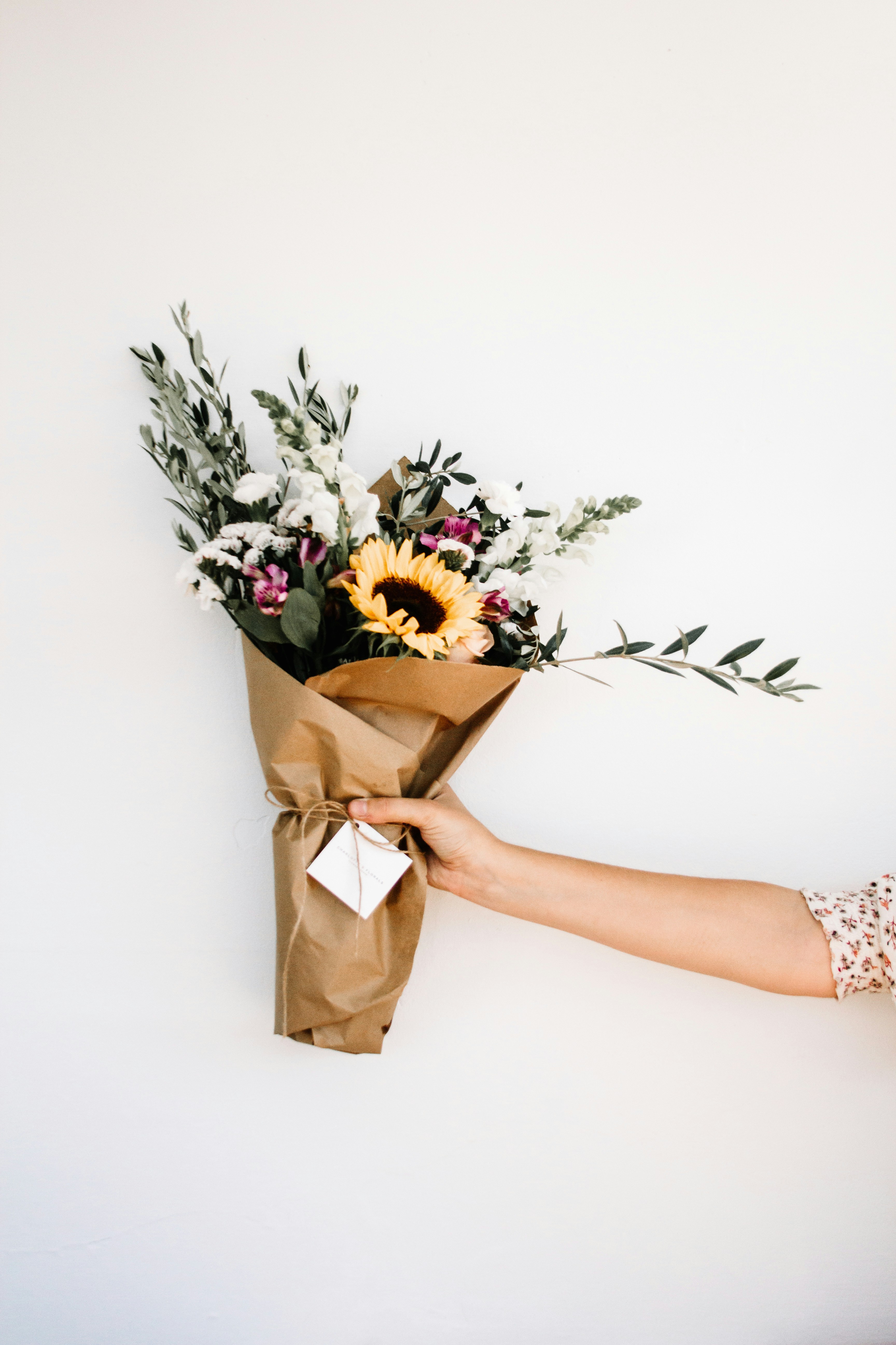 CAKES, FLOWERS & GIFTS
