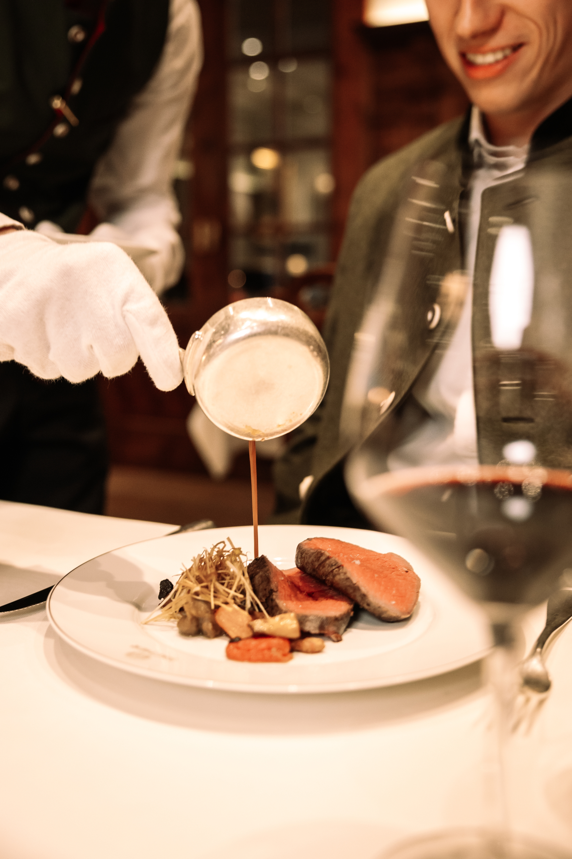 A culinary performance - craftsmanship in the Zirbelzimmer