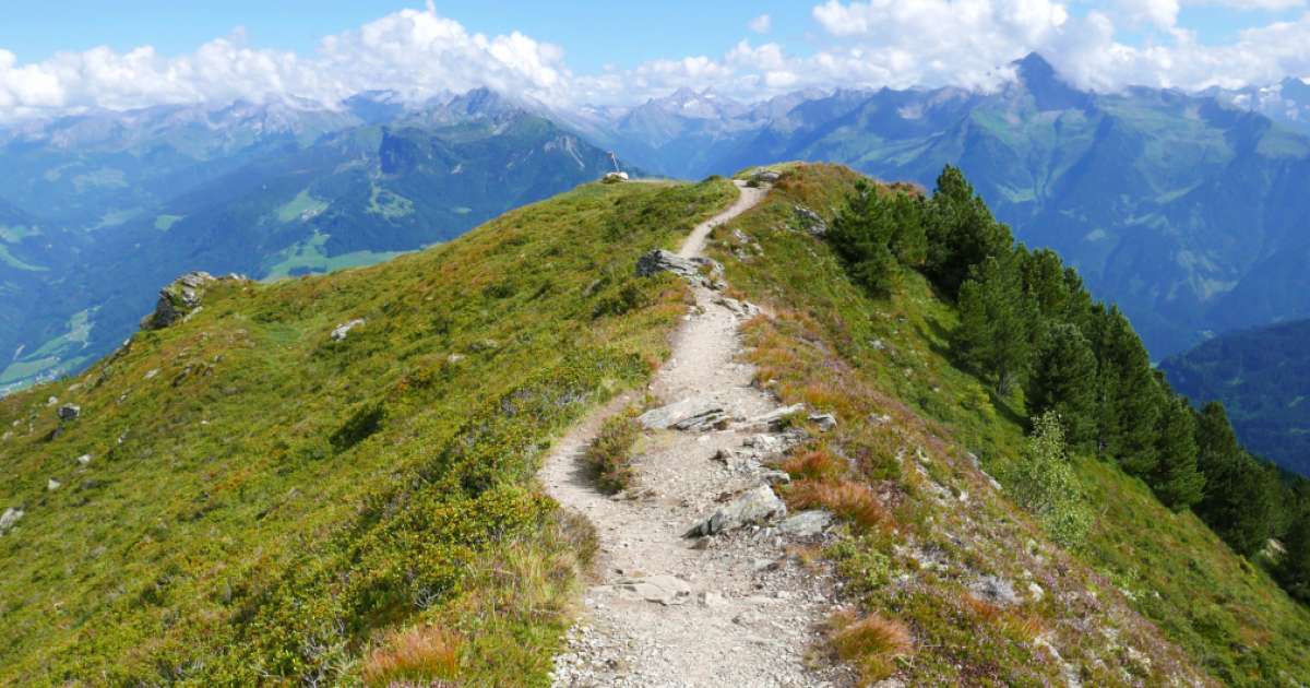 Ridge walk from the Zillertaler Höhenstraße to the Tux Alps