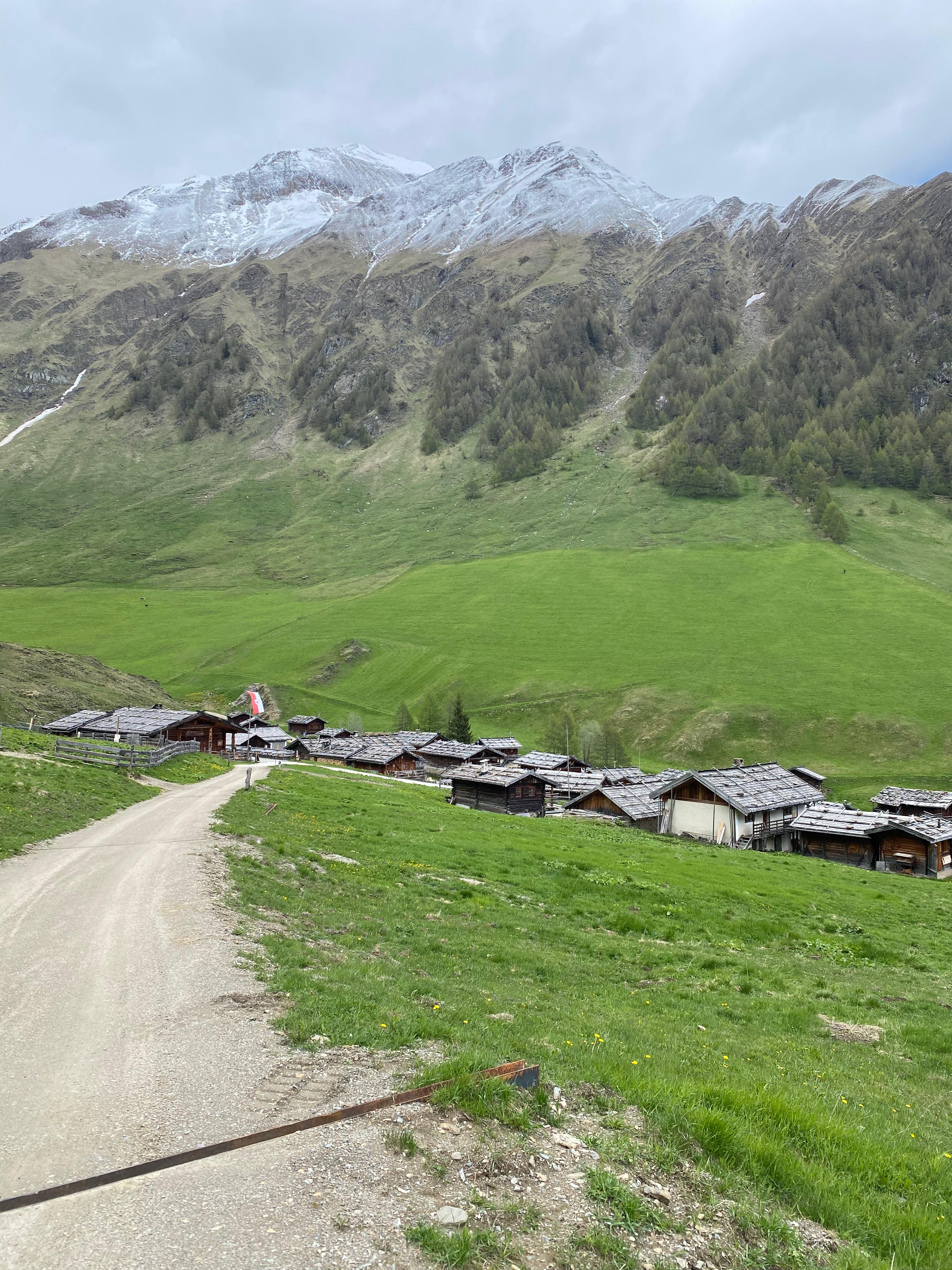 Wanderung zum Almdorf Fane-Alm