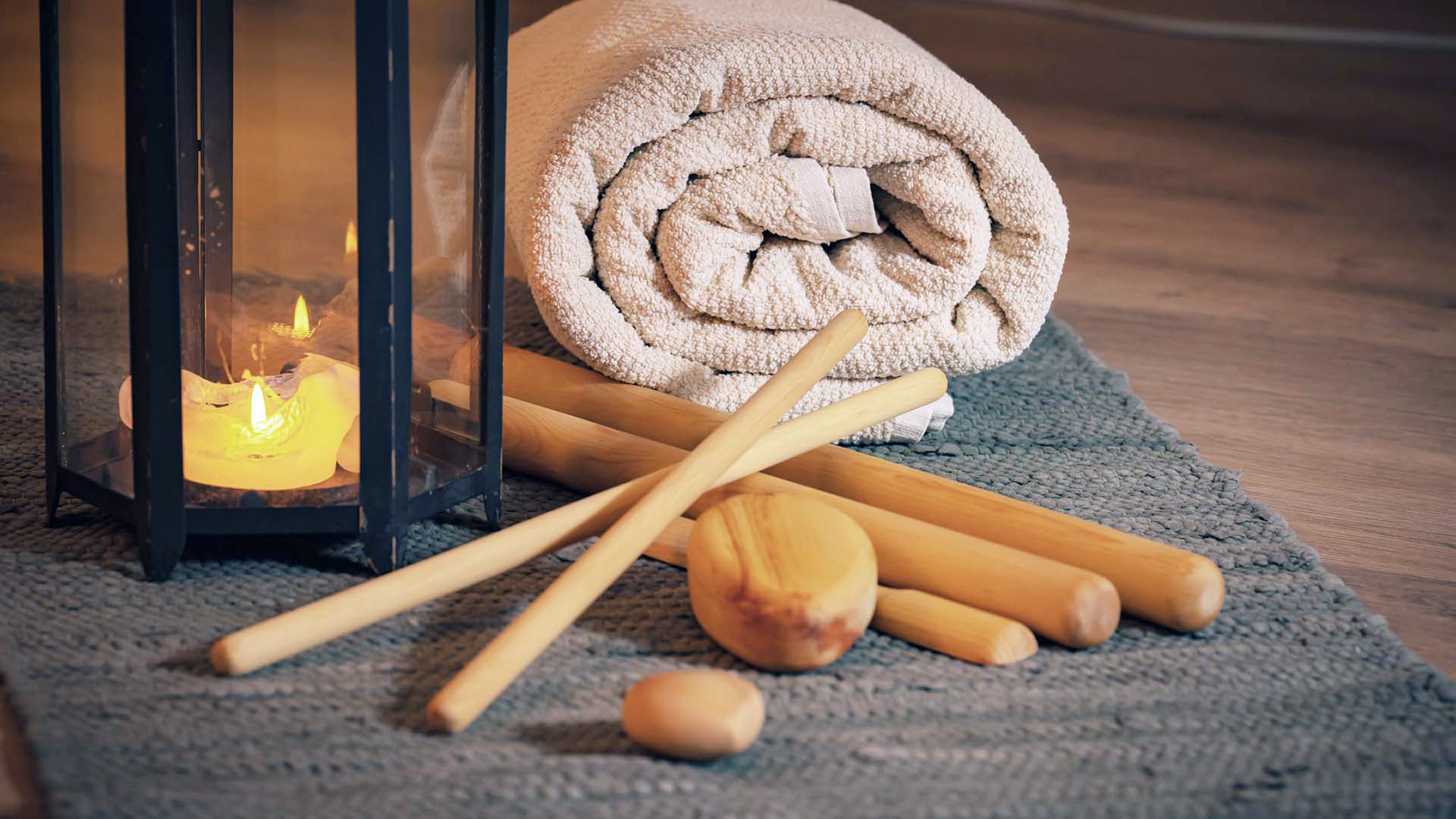 Stone pine massage