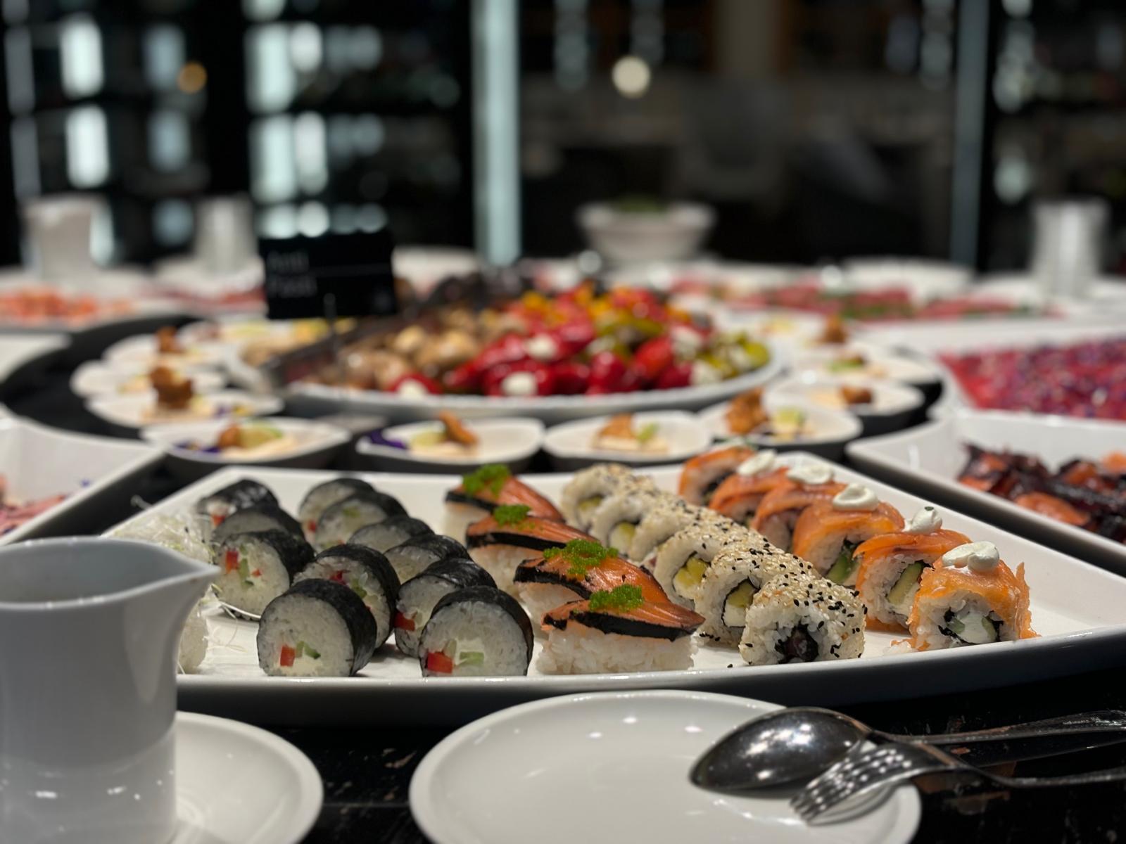 Köstlichen Vorspeisenbuffet aus der asiatischen Küche