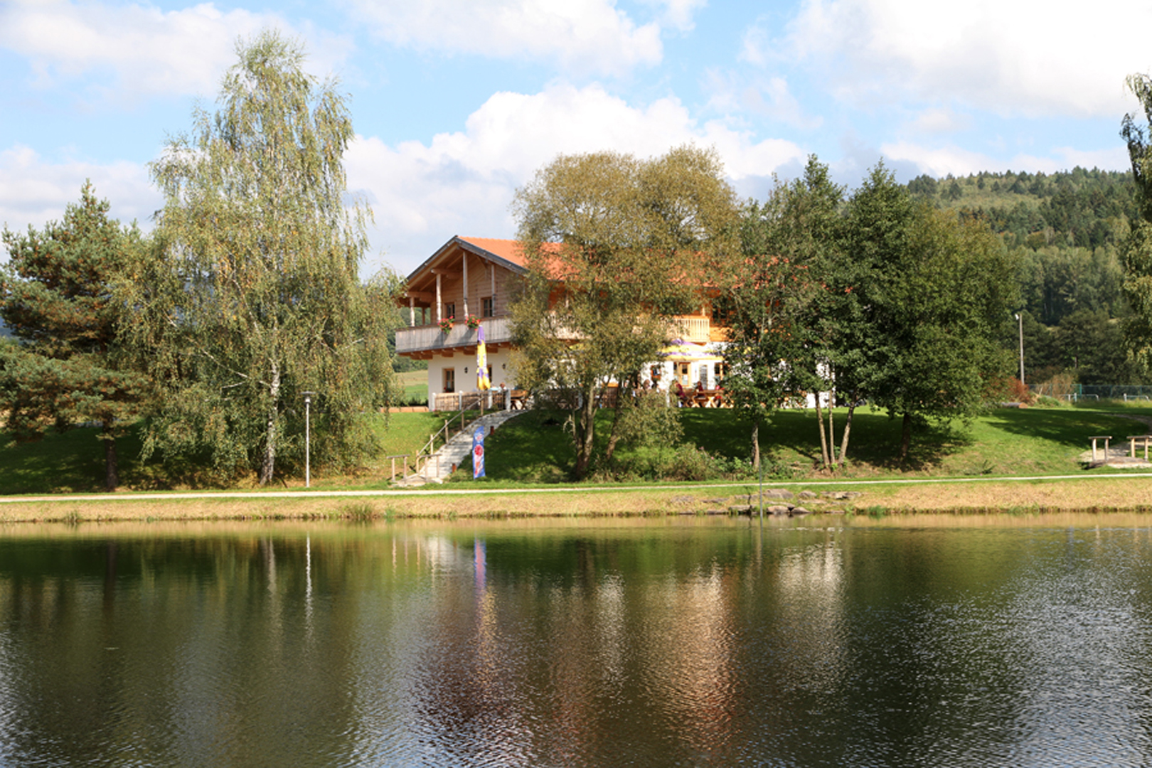 Walking tour to the Arrach lake park with Franz