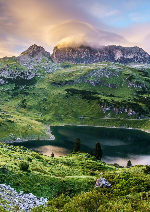From Oberlech to Lake Formarin