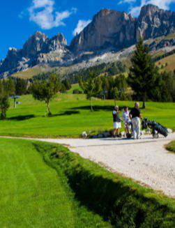 Taster course: playing golf in the Dolomites