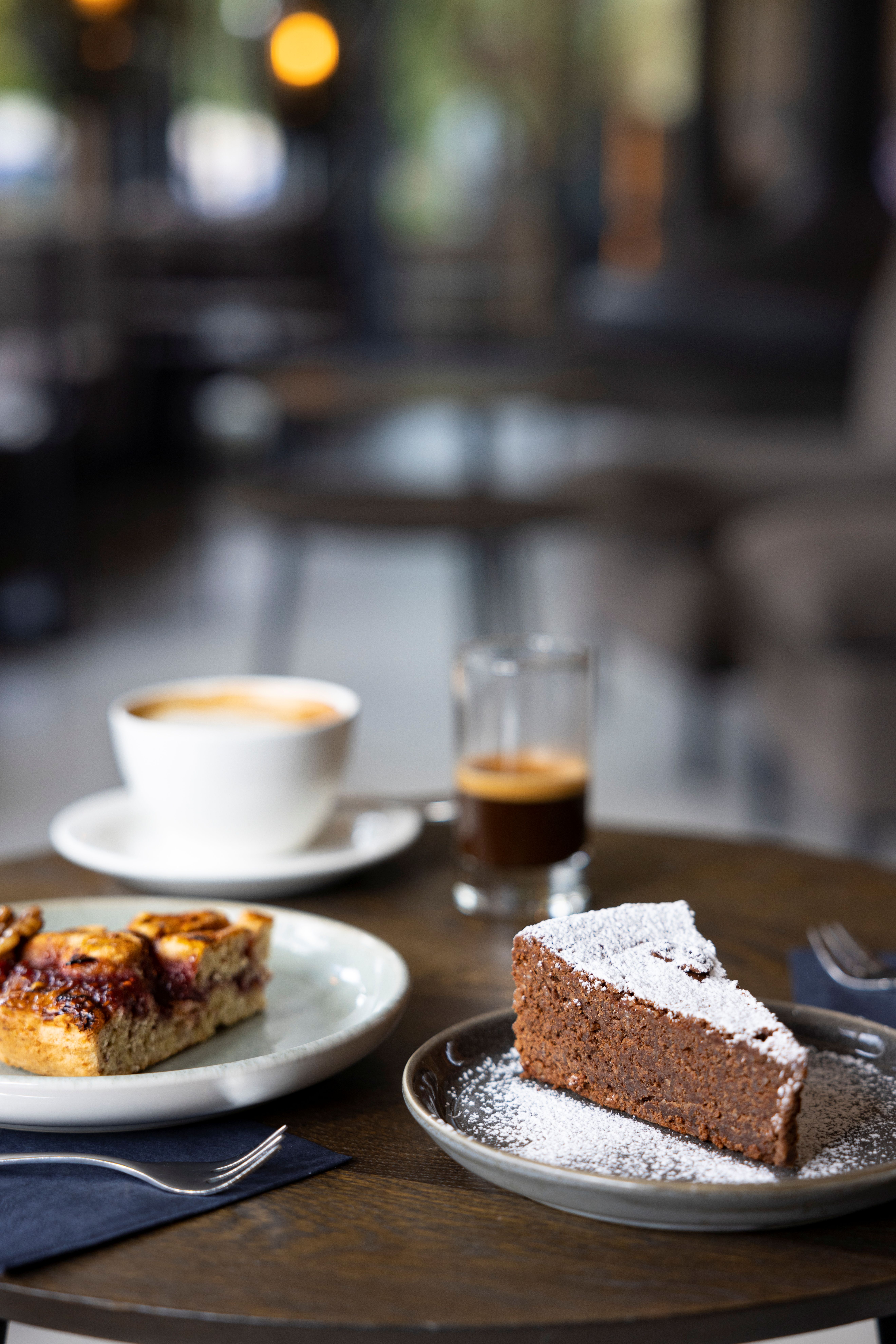 Kaffee & Kuchen "tschiculatta e pomma"