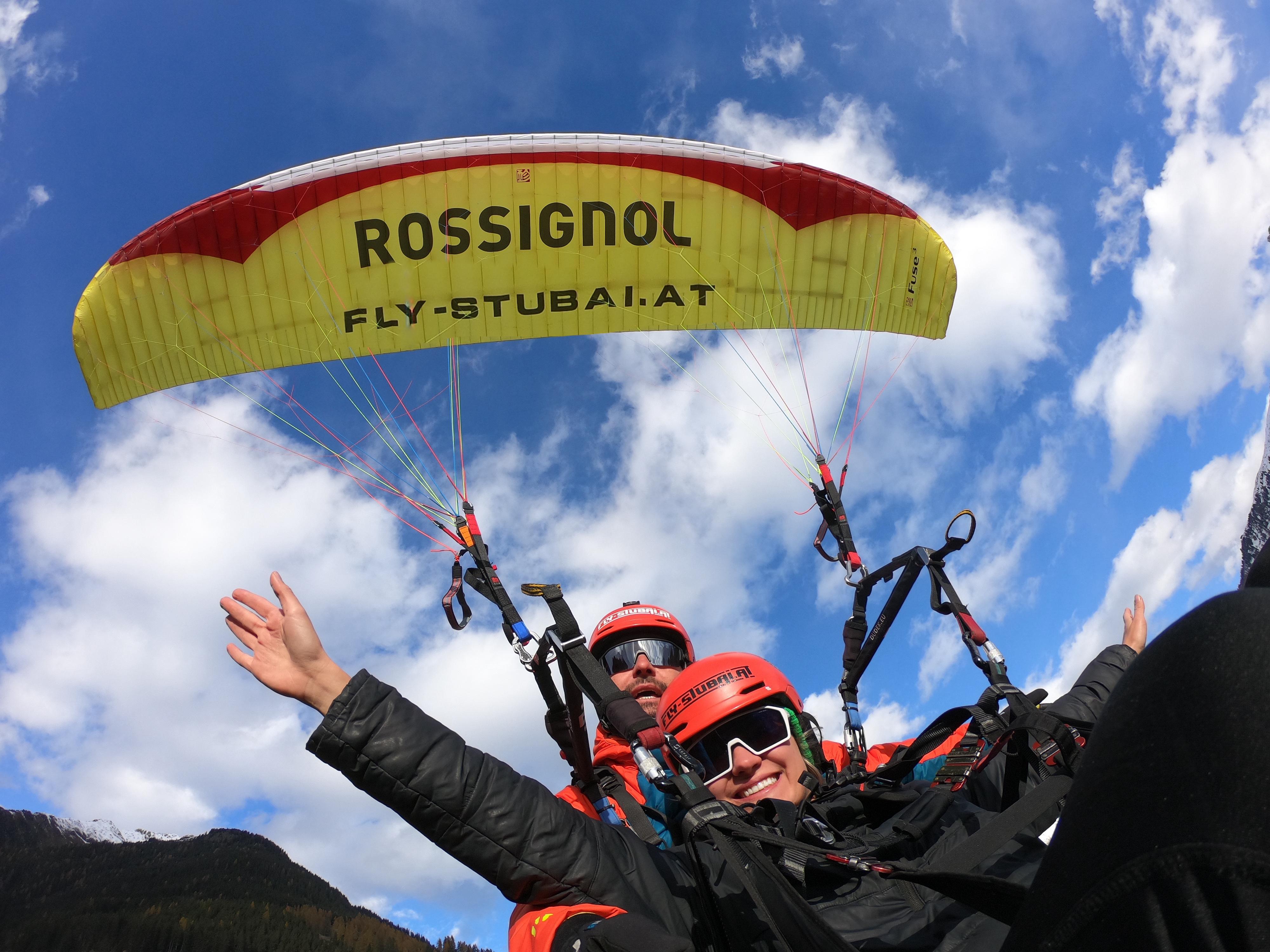 Paragliding - discover the Stubai from above