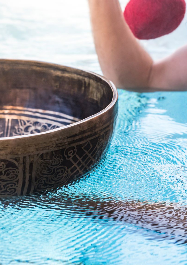 "Klangschalen-Wellness" - Spüre die Kraft der Klangschale im Wasser *