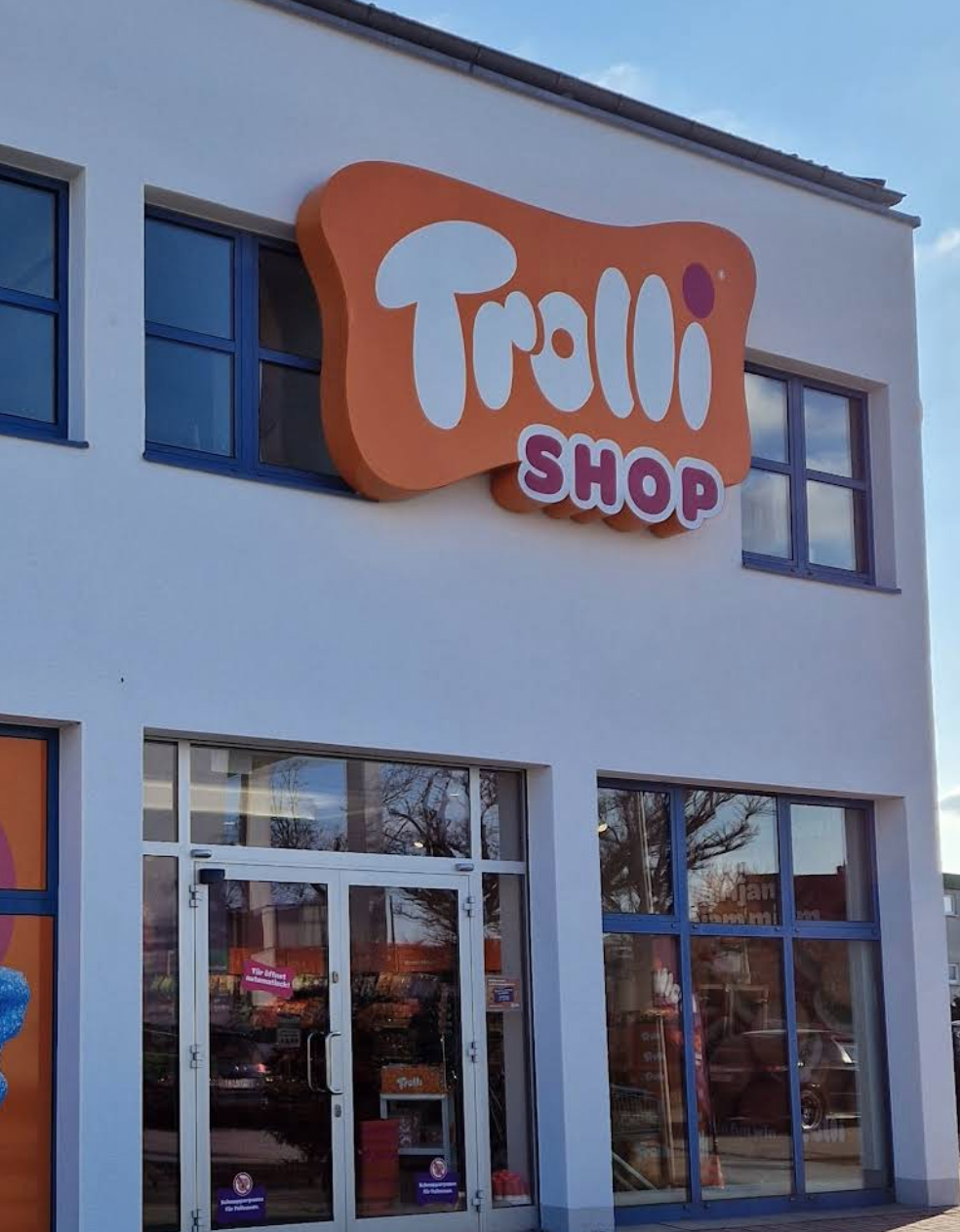 Sweet tooth shopping in the Trolli Shop Fürth