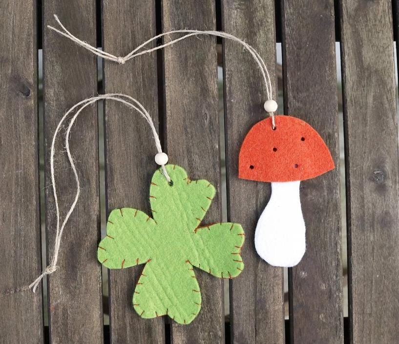 Making felt pendants