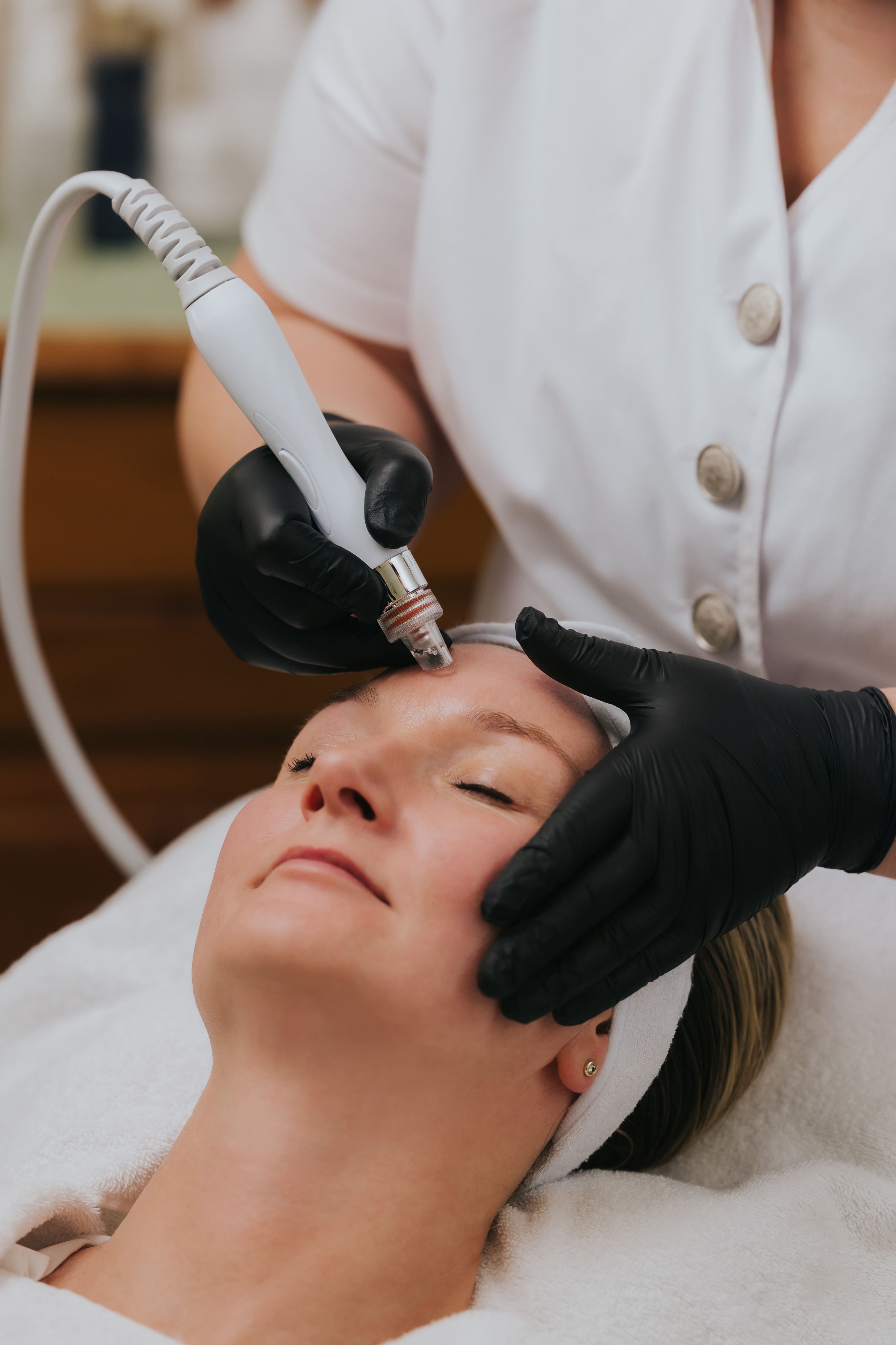 Aqua Facial - deep cleansing