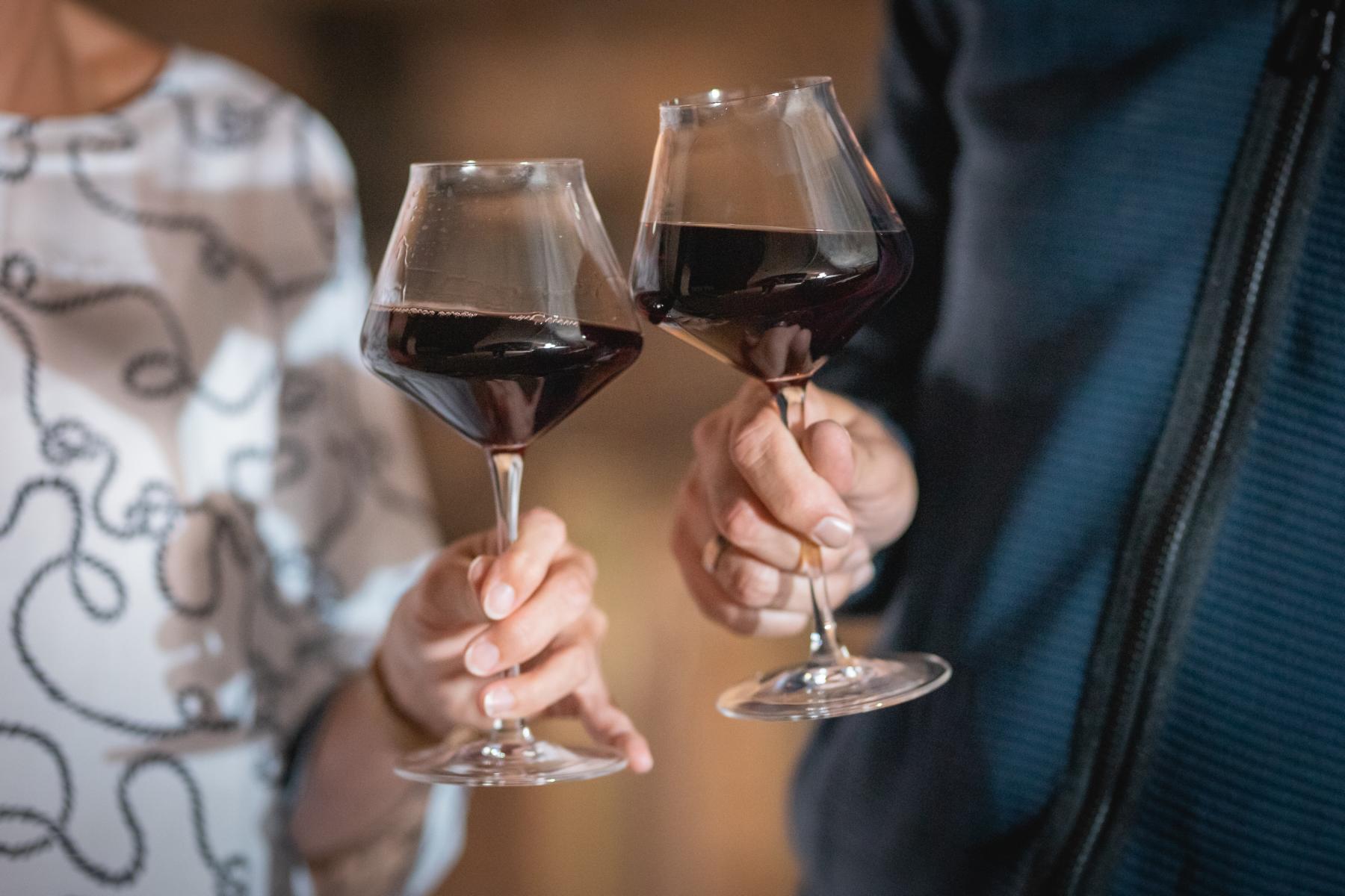Weinprobe im Weinkeller 