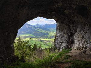 Lying hole