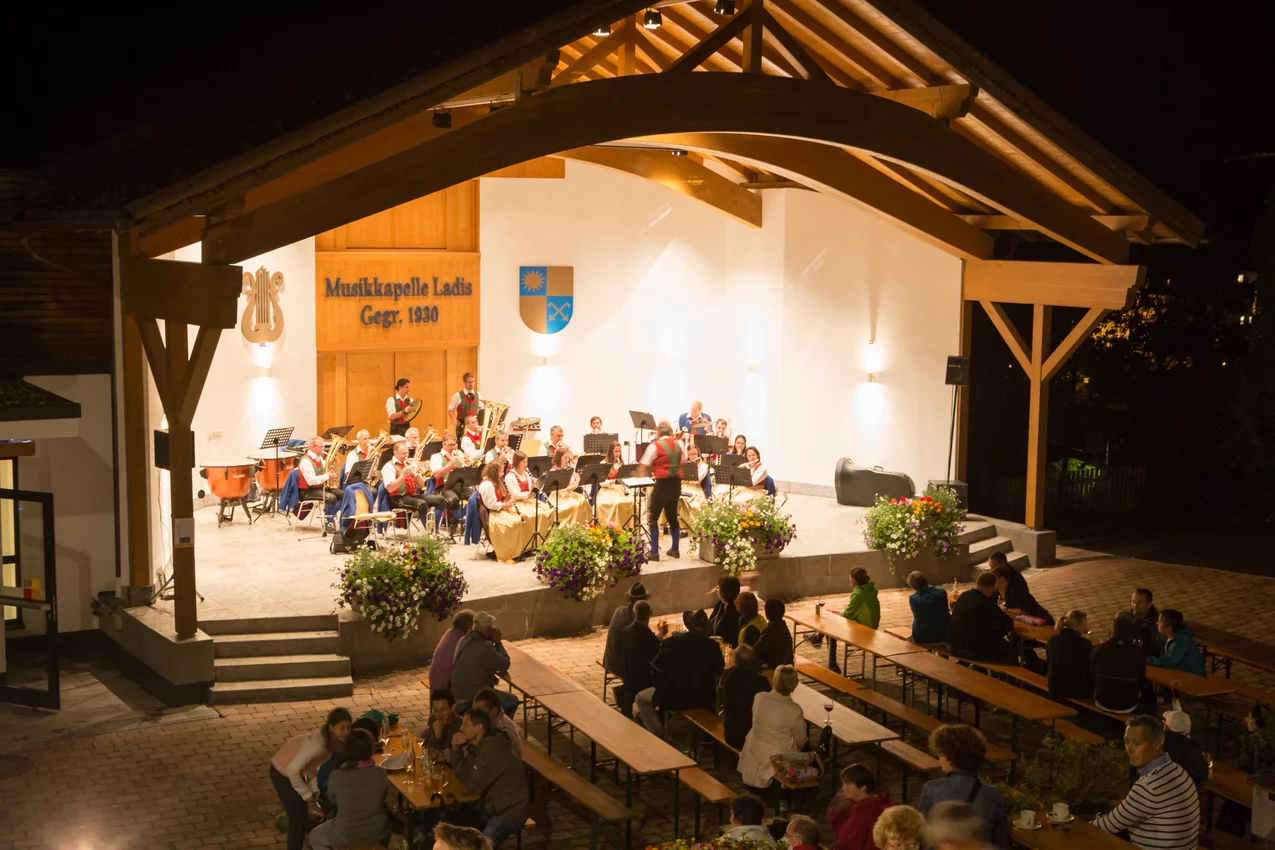 s'Fest in the village