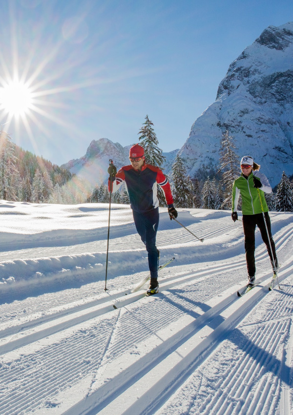 Cross-country skiing on the lake