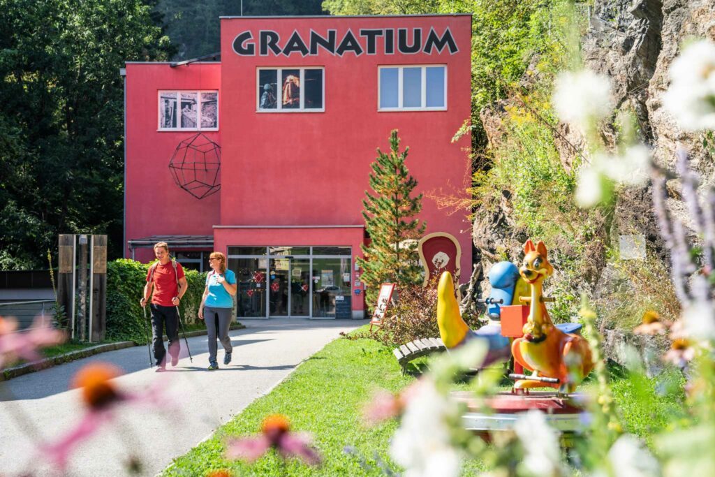 Gemstone mining in the Granatium