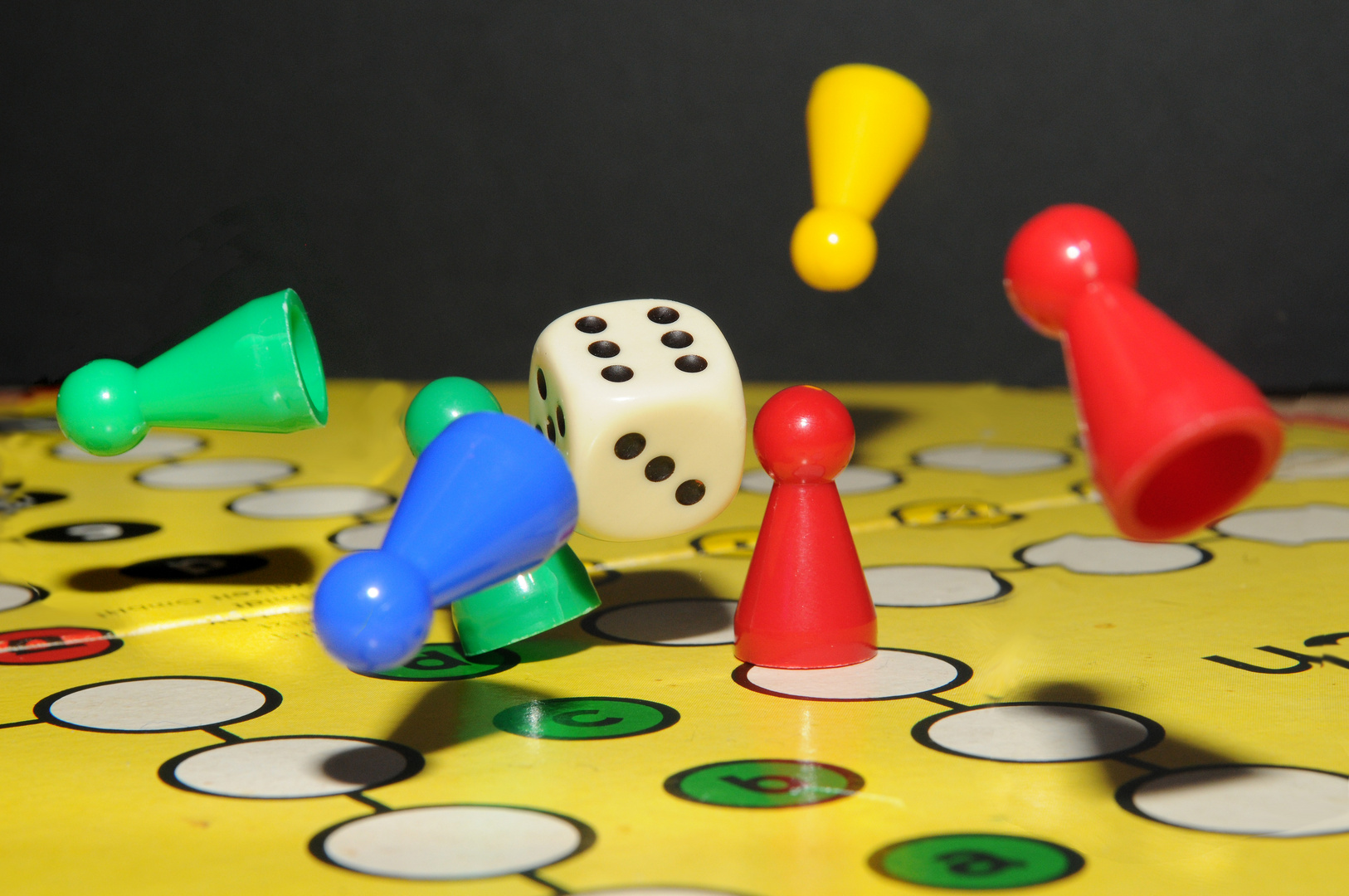 Wir spielen “Mensch ärgere dich nicht” | Feldhof DolceVita Resort, image size:1626x1080