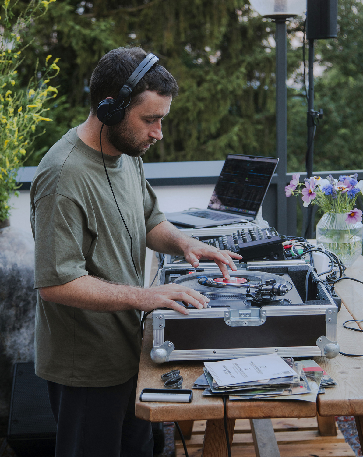 Aperitivo & vinyls from around the world