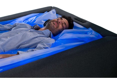 Schweben in der Stille: Erlebe die Schwerelosigkeit beim Dry Floating